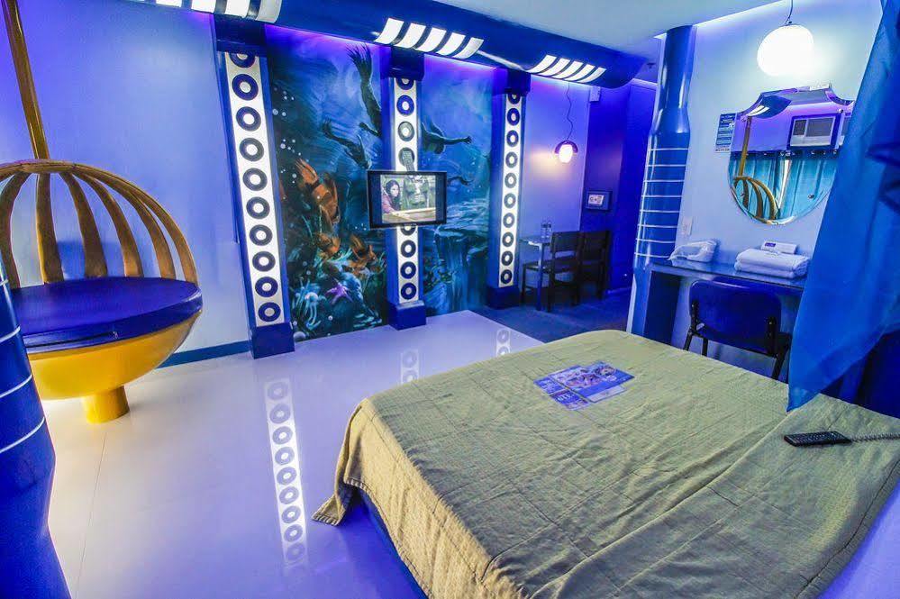 Hotel Dreamworld Araneta Cubao Esterno foto